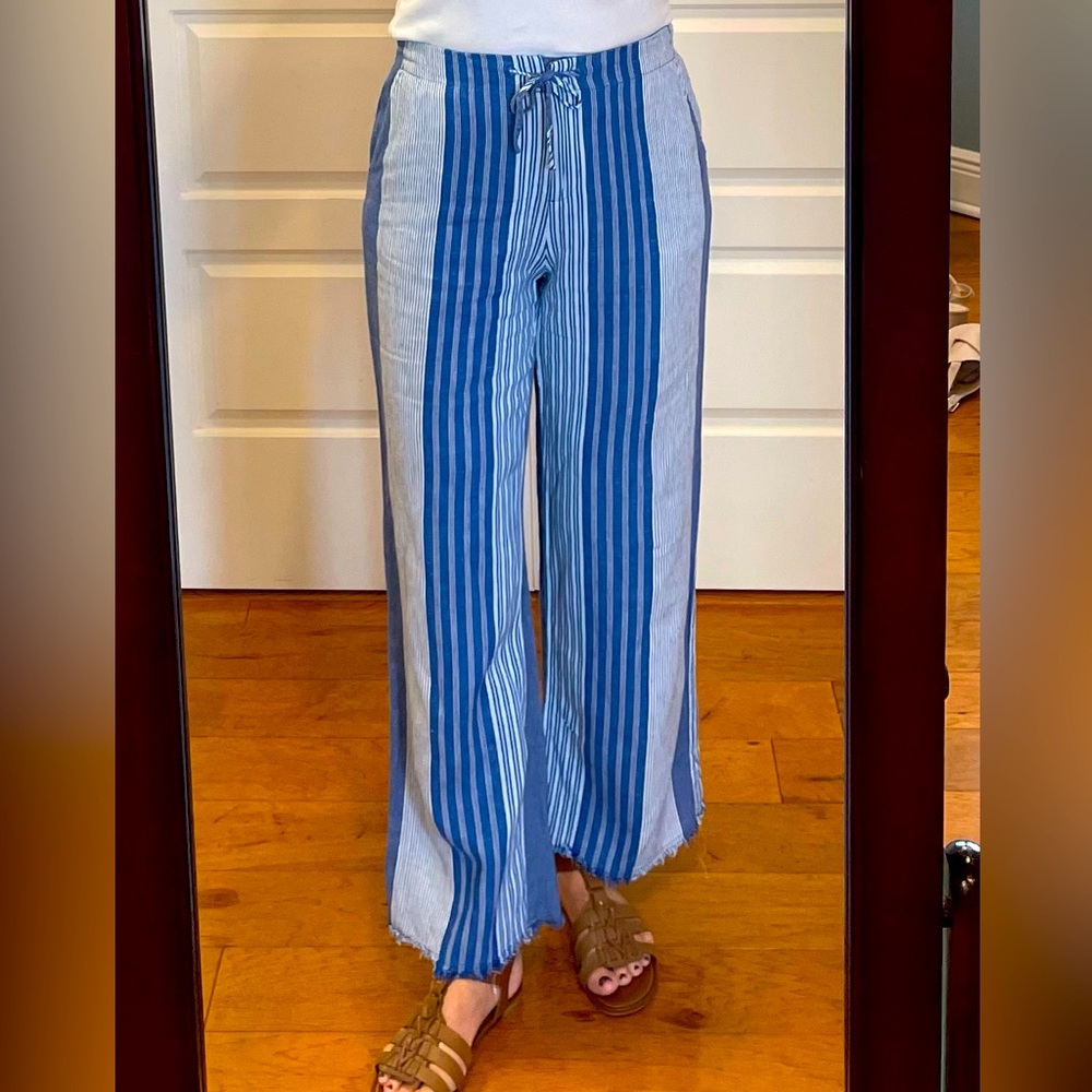 Nic+Zoe Linen/Rayon blend striped pant